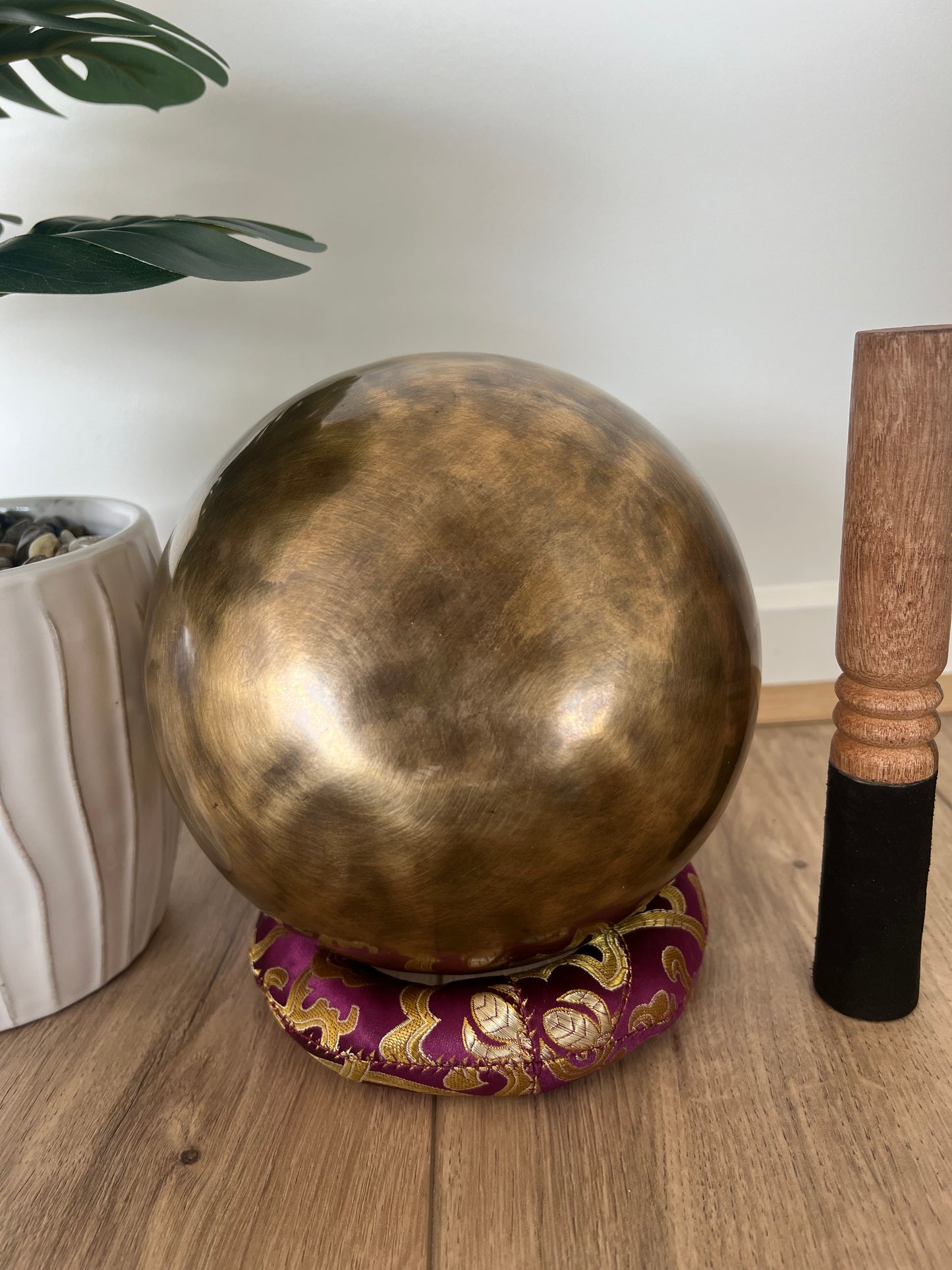 Full Moon Singing Bowl from Nepal