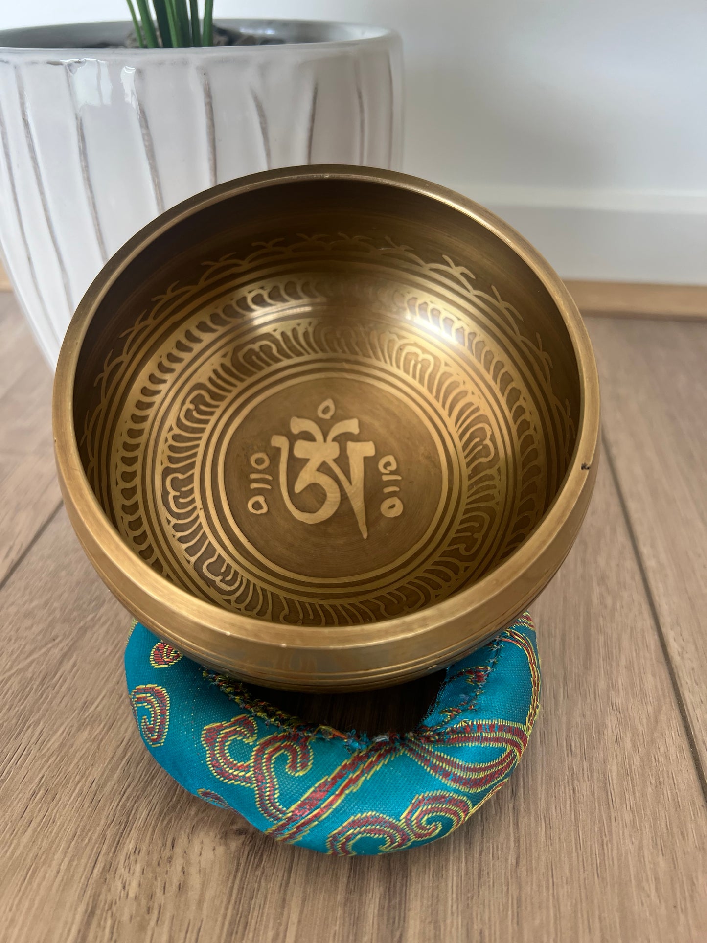 Om Singing Bowl