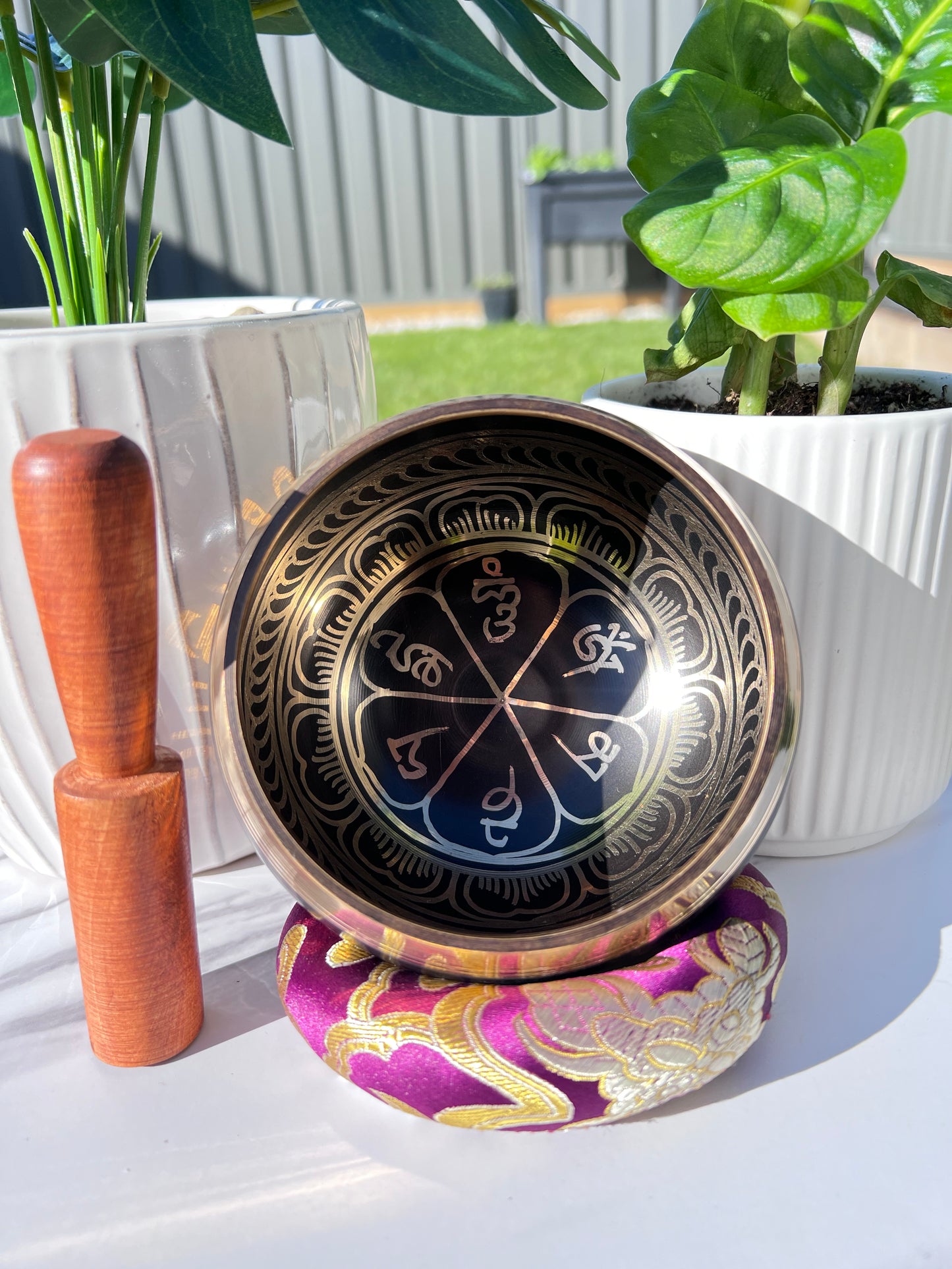 Om Mani Padme Hum Singing Bowl