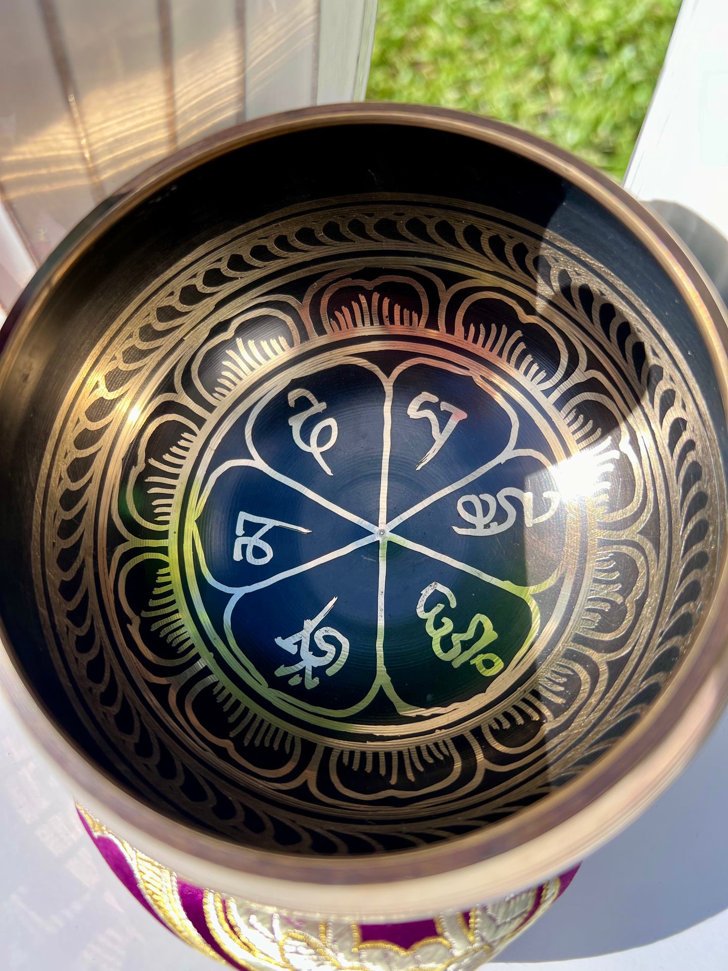 Om Mani Padme Hum Singing Bowl