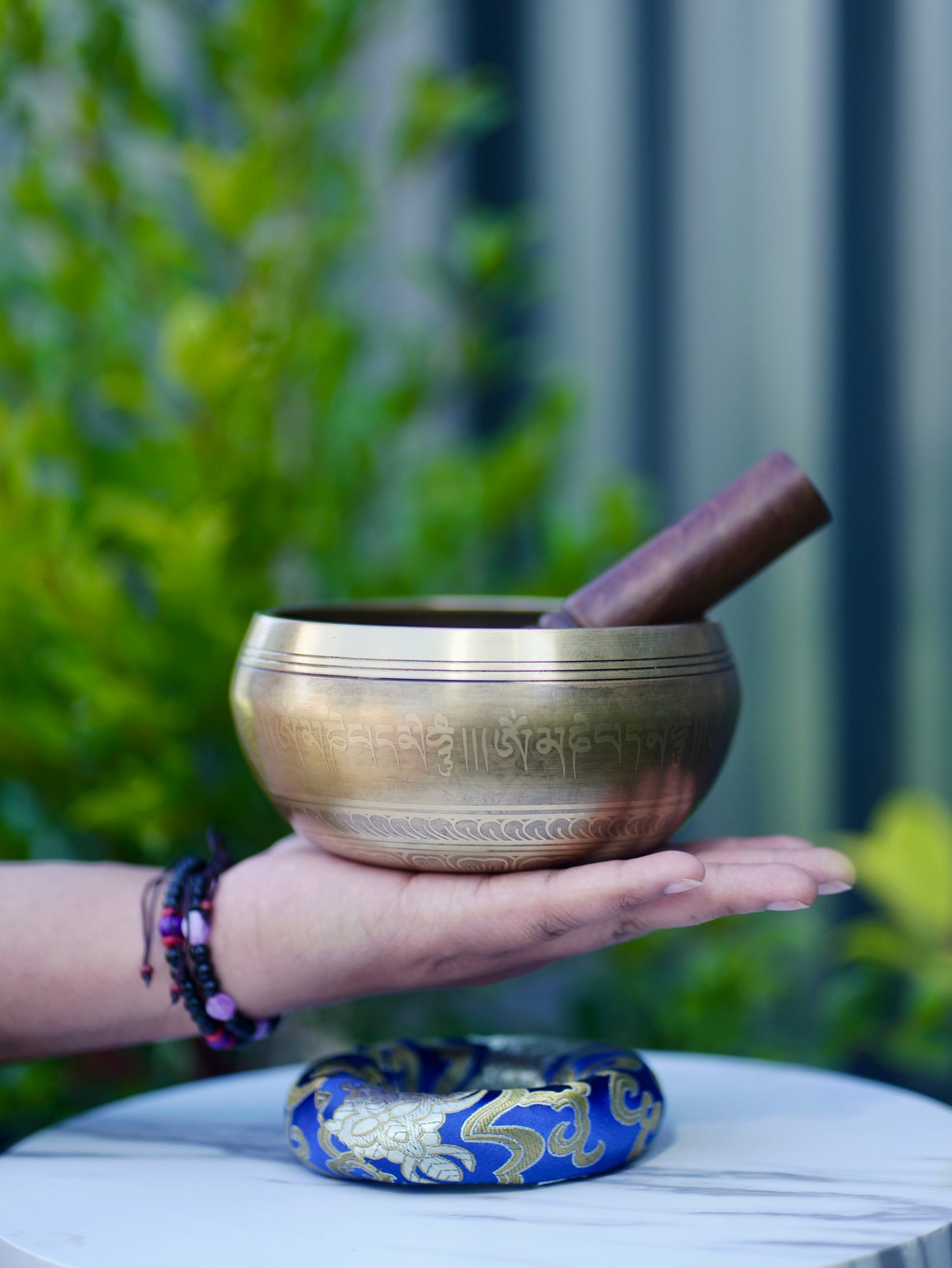 Om Mani Padme Hum with Buddha Eye Singing Bowl