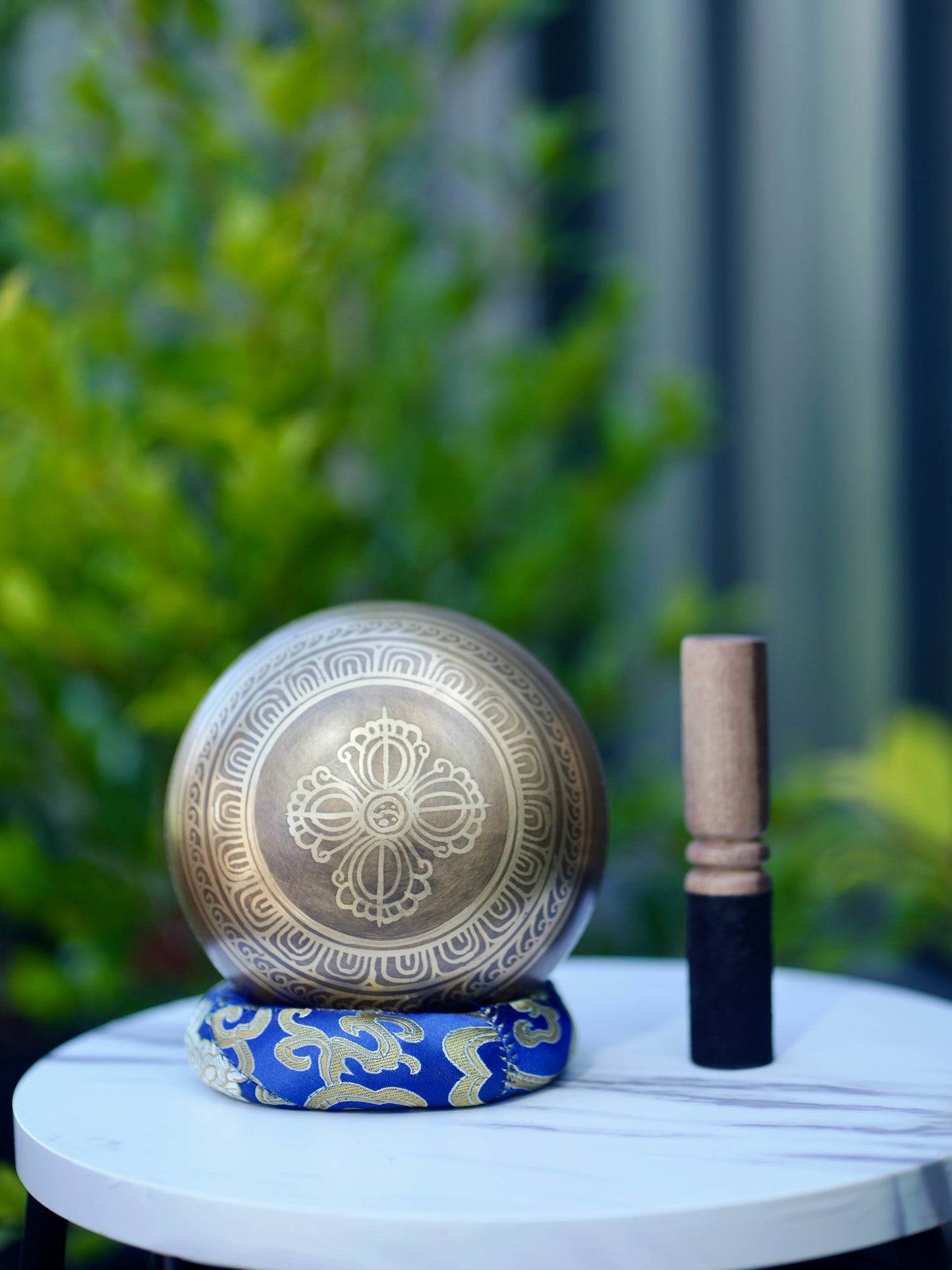 Om Mani Padme Hum with Vajra Singing Bowl