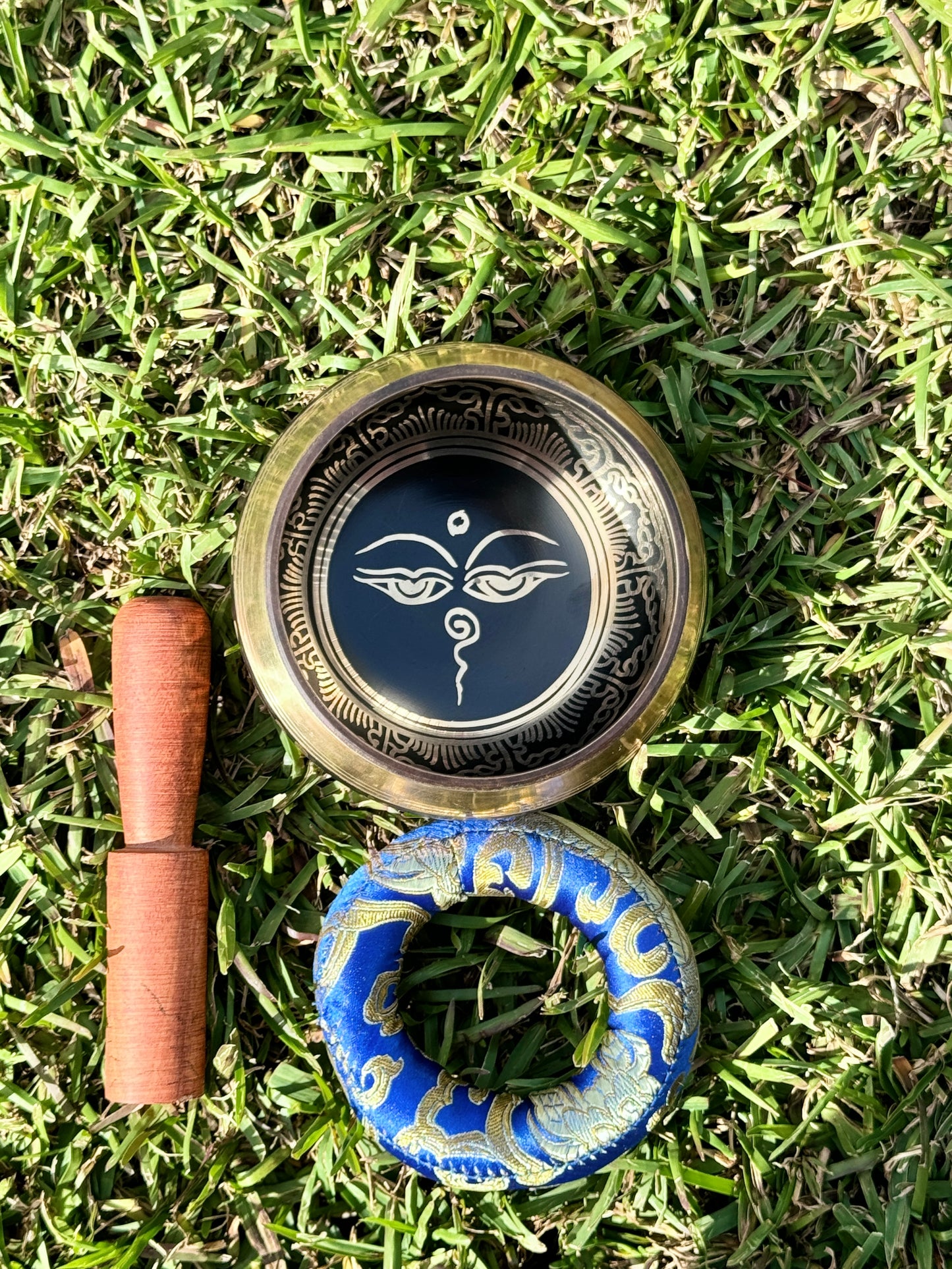 Peaceful Eye Carved Singing Bowl