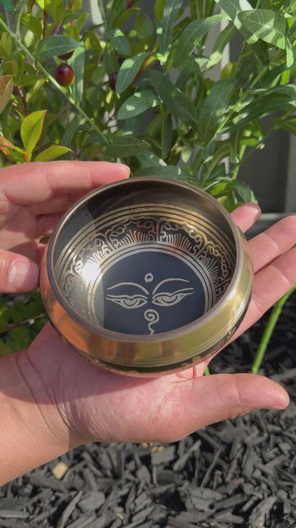 Peaceful Eye Carved Singing Bowl